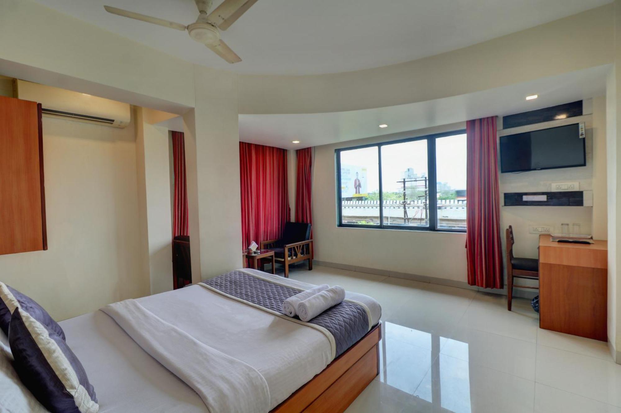 Hotel New Sarovar Grand Panvel Eksteriør billede