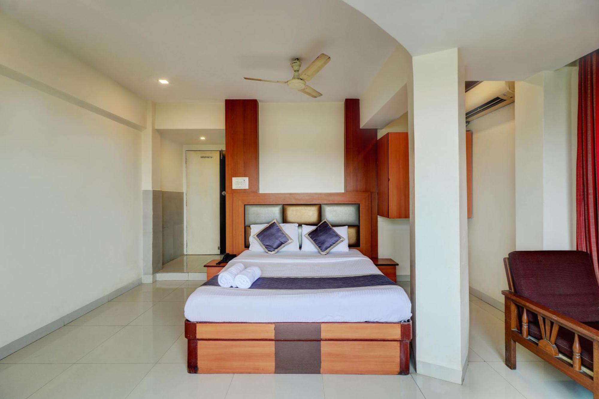 Hotel New Sarovar Grand Panvel Eksteriør billede