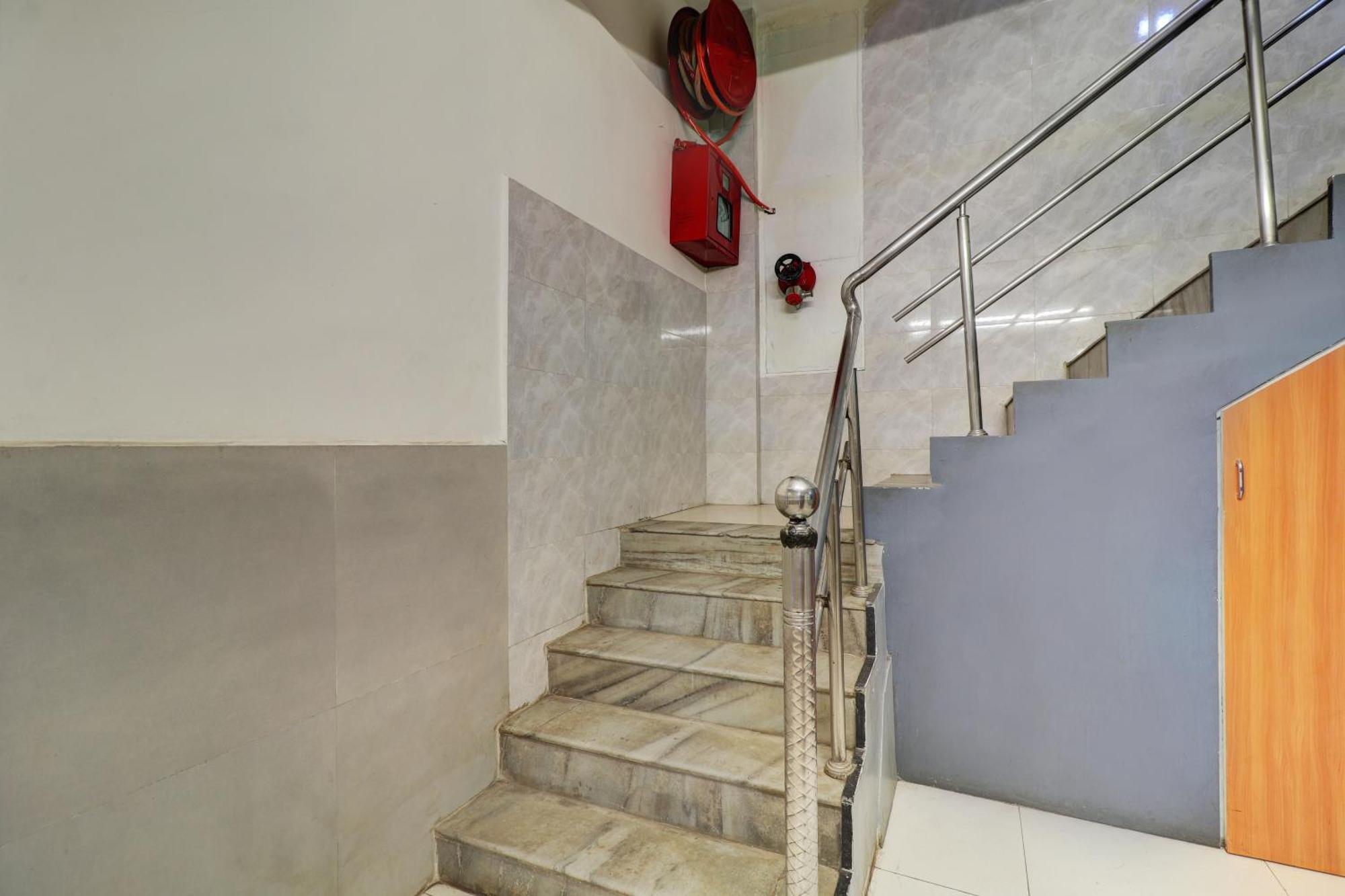 Hotel New Sarovar Grand Panvel Eksteriør billede